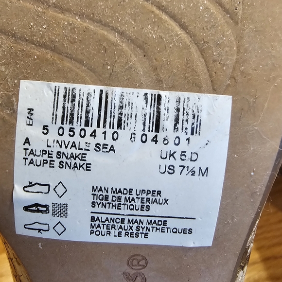 Clarks Ankle Boots - Picture 6 of 6